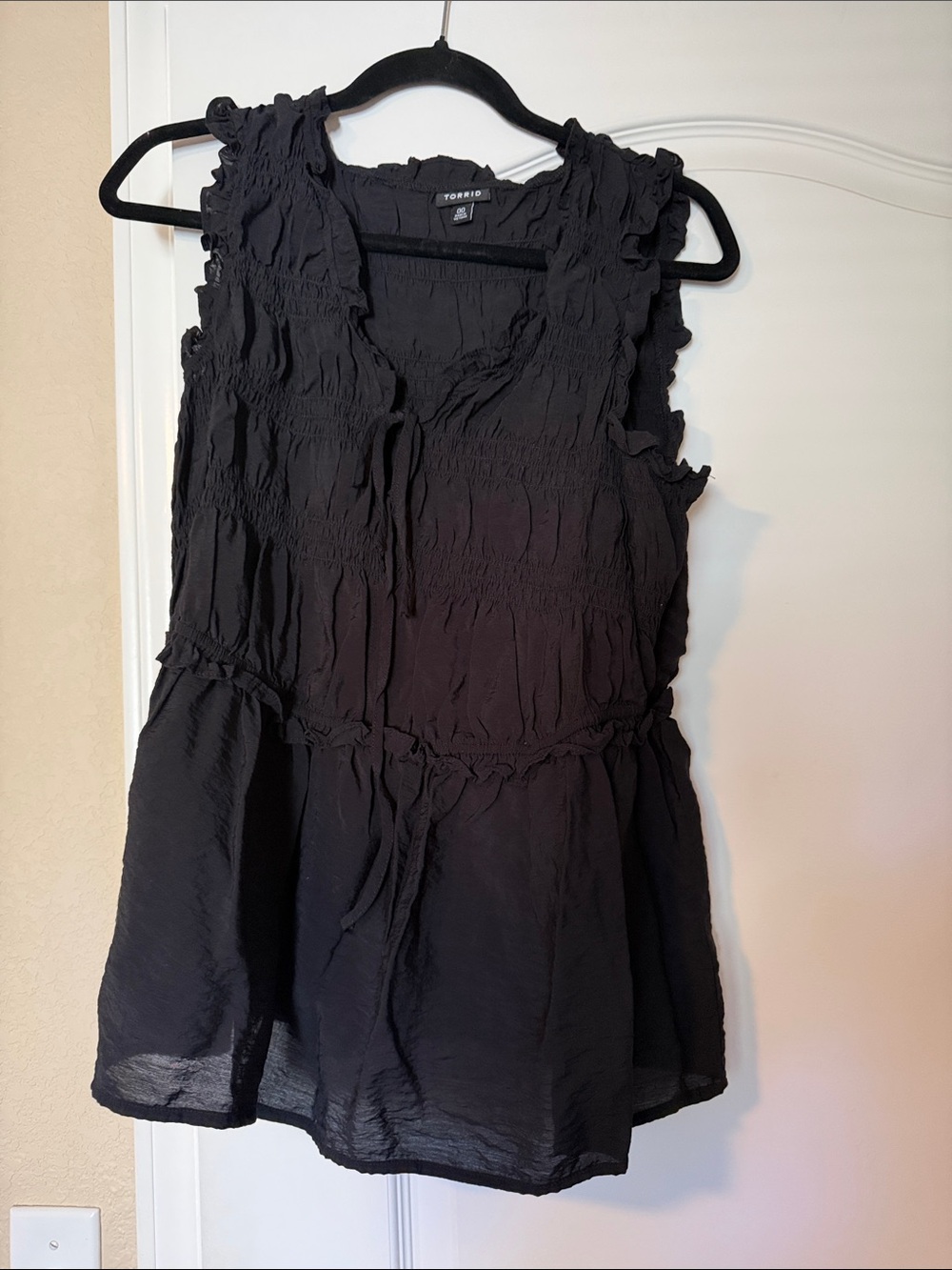 Torrid crinkle top, front ties size 00